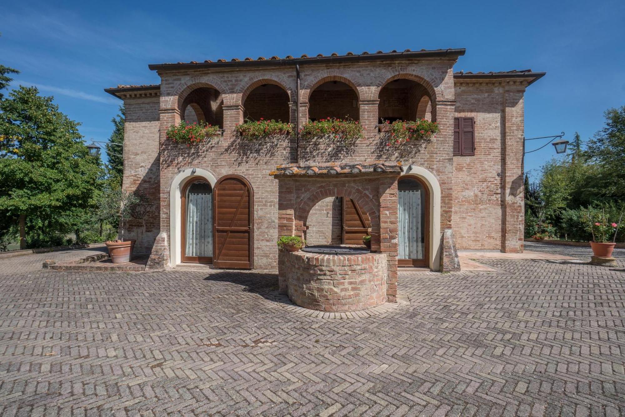 Il Canto Del Sole Monteroni dʼArbia Kültér fotó
